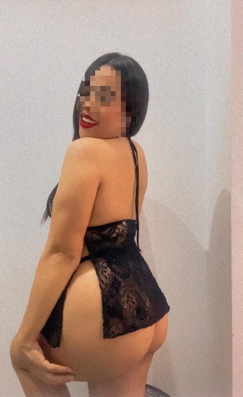 HERMOSA LATINA NUEVA EN LA ZONA