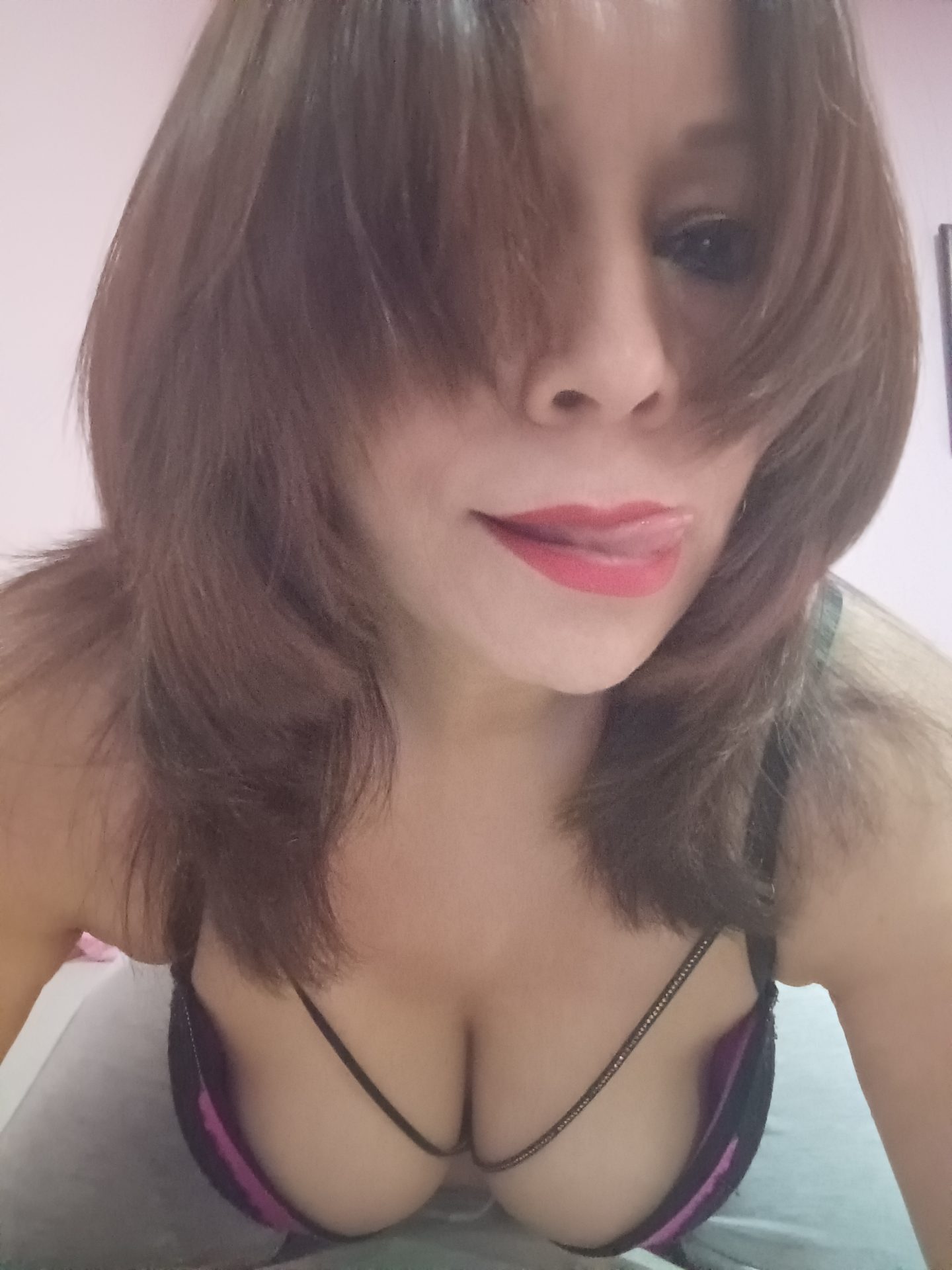 Cristina mujer latina en villarrobledo