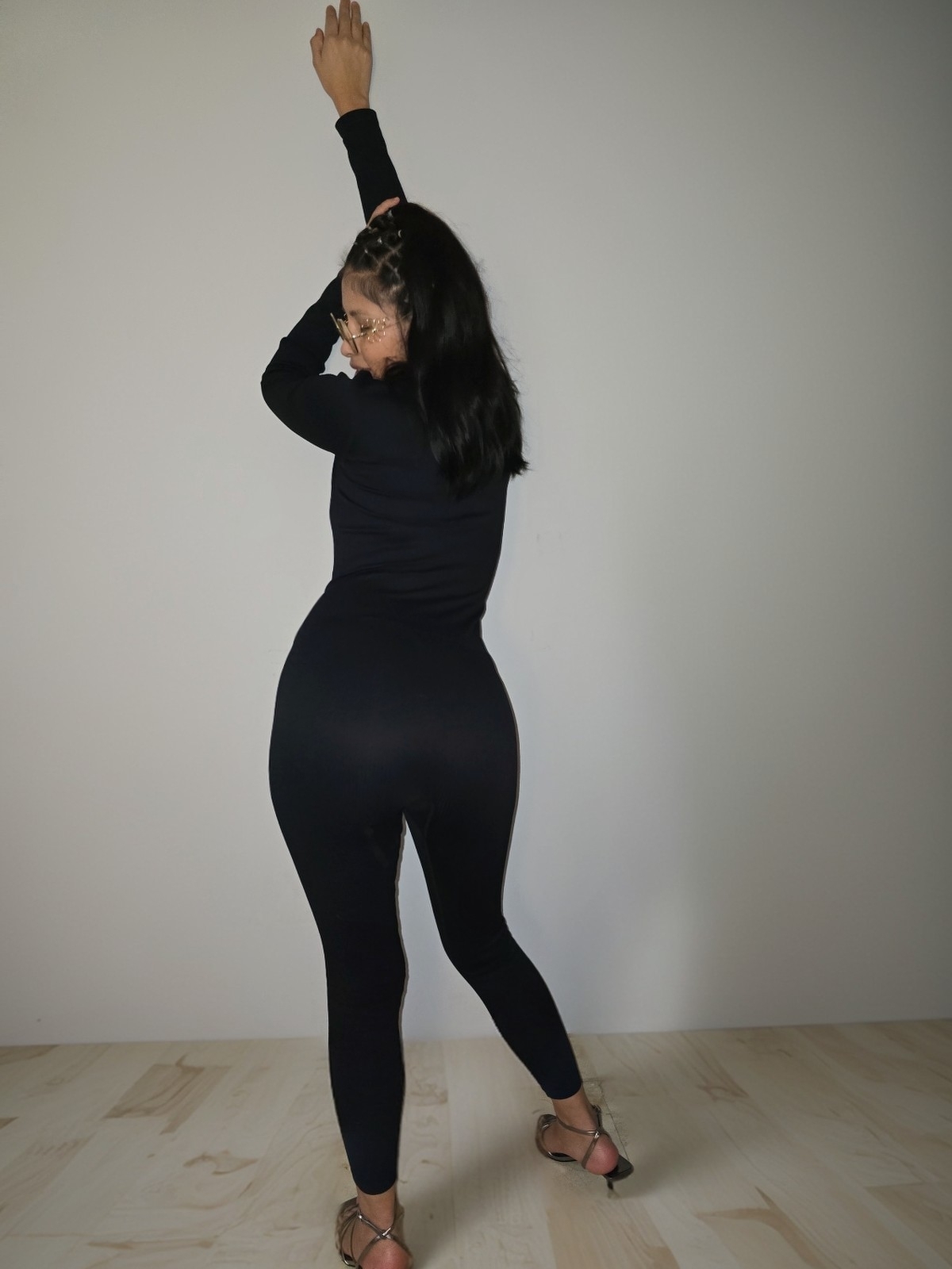 UNA JOVENCITA CACHONDA CHUPAPOLLAS