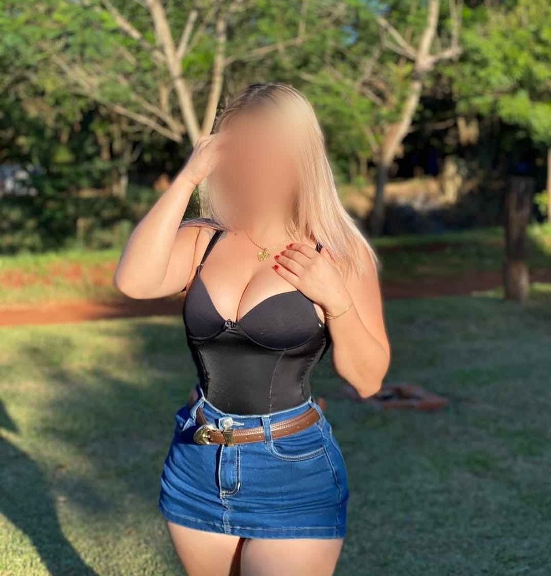 Juegos de roles secretaria alumna novia fetiches pies tacones medias liguero masturbación