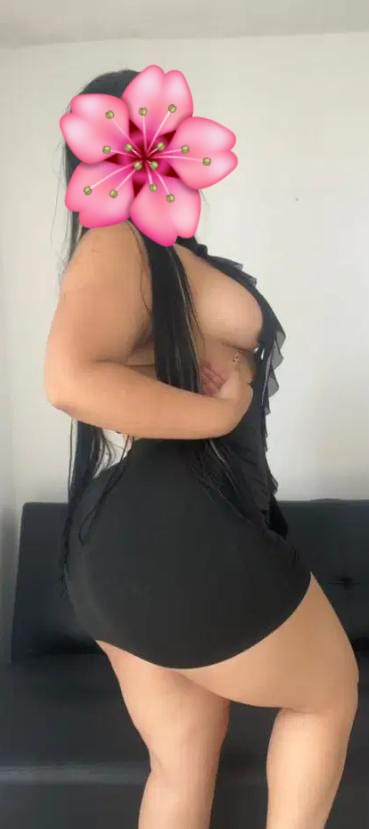 TETONA CACHONDA CON GANAS DE FOLLAR