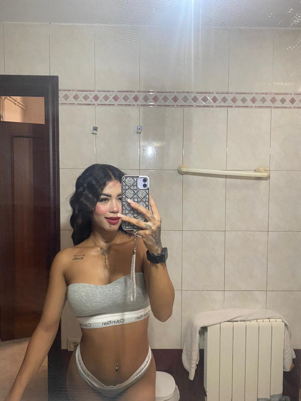COLOMBIANA RECIEN LLEGADA