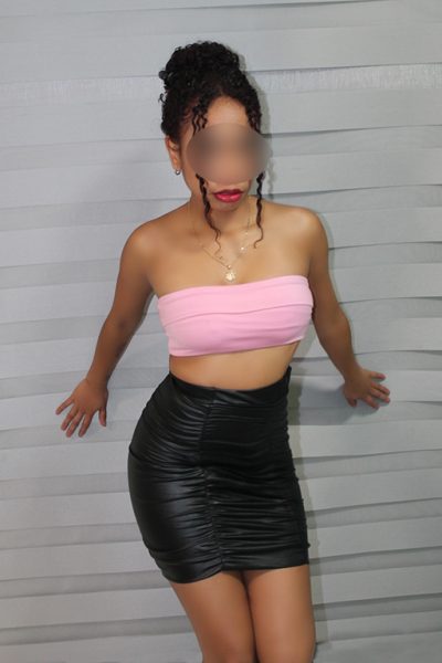 Ary: Atrevimiento Joven y Tentación Más