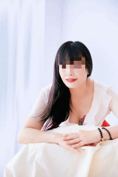 Sasha nueva chica asiática en Girona